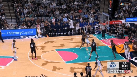 库里38岁仍领跑三分球，新秀克努佩尔成最大威胁