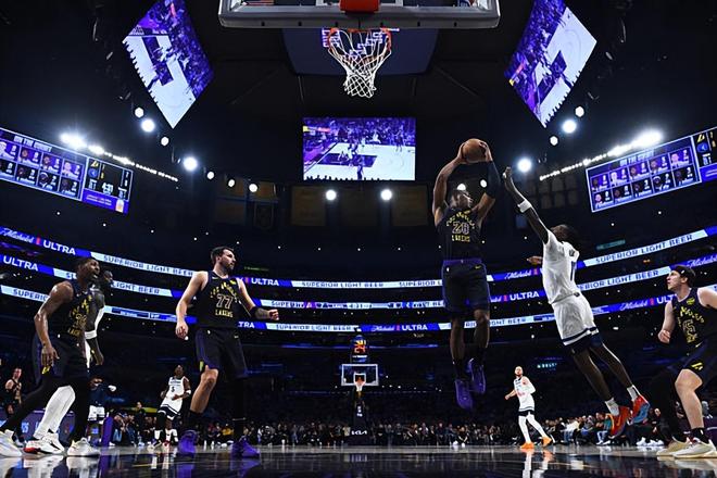 湖人逆转森林狼登顶西部