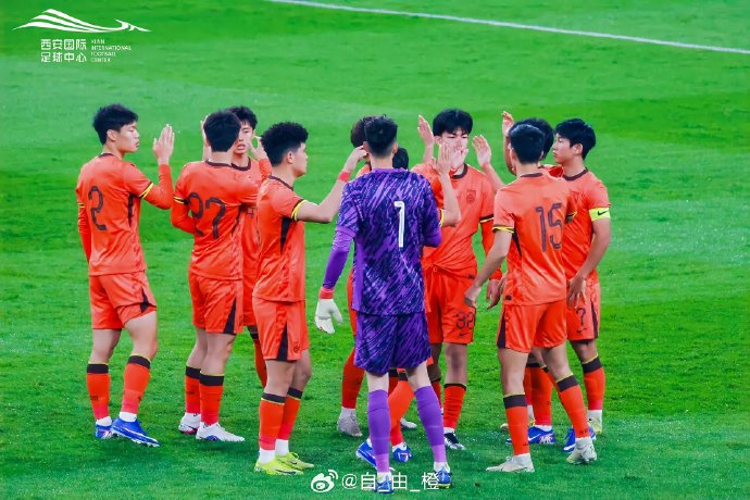 彭啸社交媒体盛赞新球场设计惊艳球迷热议