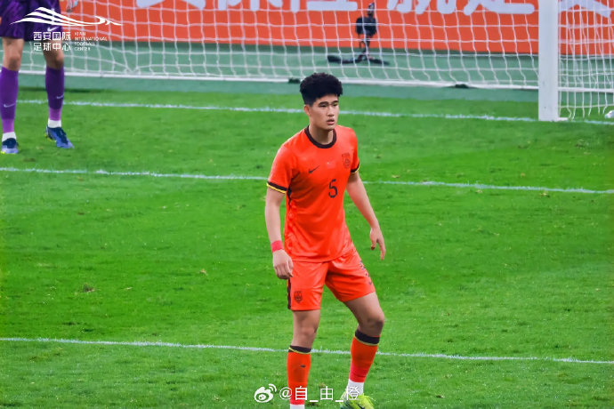 彭啸社交媒体盛赞新球场设计惊艳球迷热议